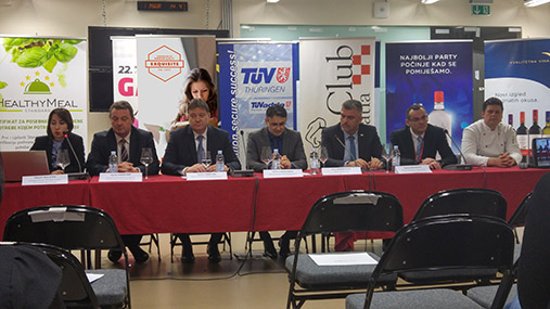 CN - CERT, exquisite, članovi eminentog društva